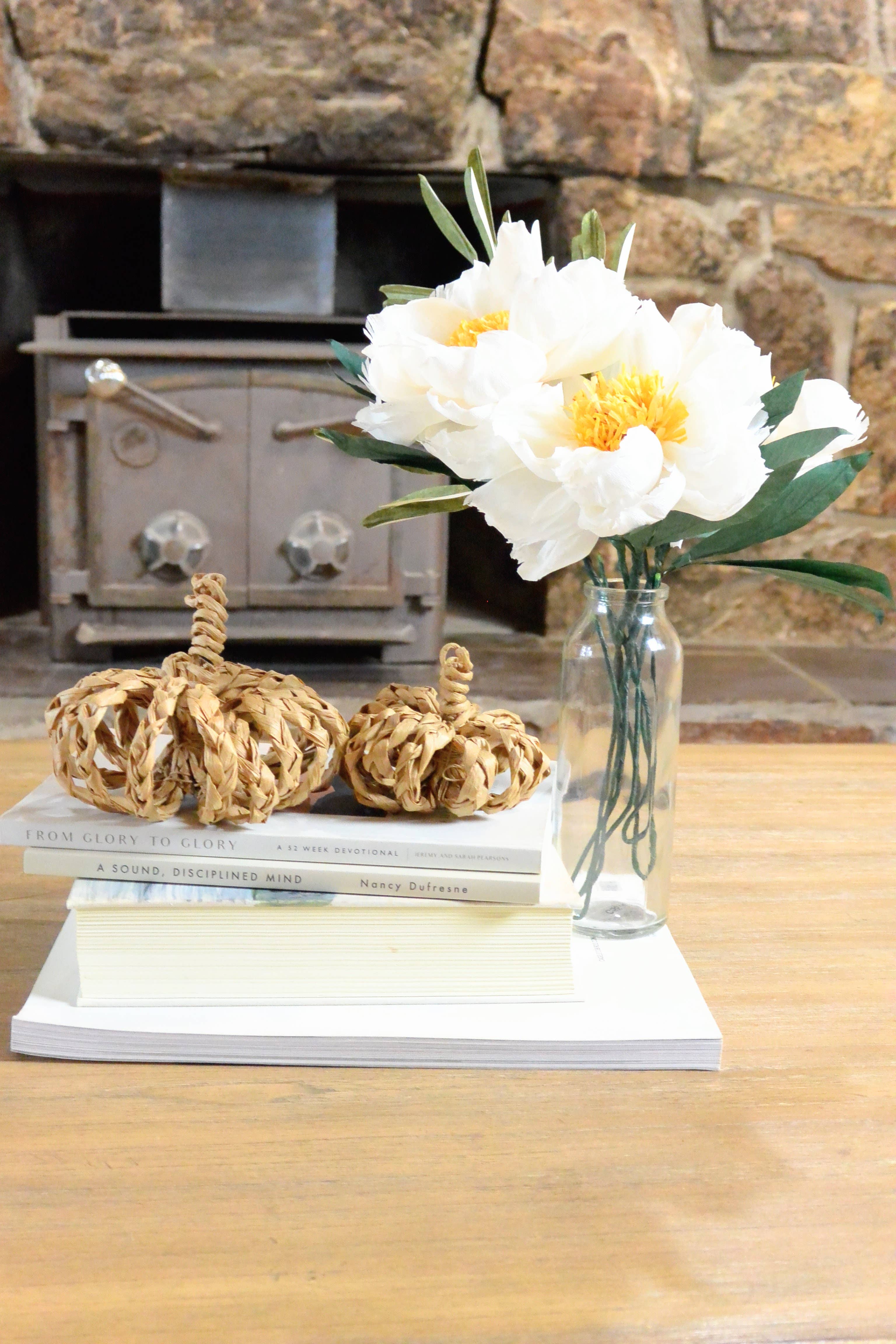 Beautiful Things By Bec – Großhandel Tischdeko – Kürbisse aus Rattankorb, natürliche Boho-Herbstdekoration4