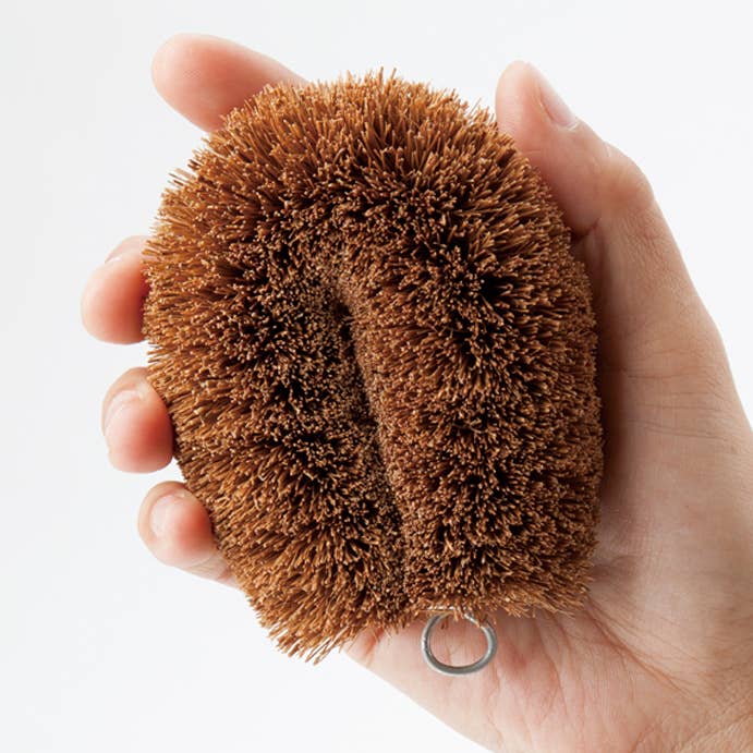 Kamenoko tawashi palm scrubbing brush for wholesale by Japacolle — Japan Collections | See Latest News in "About"