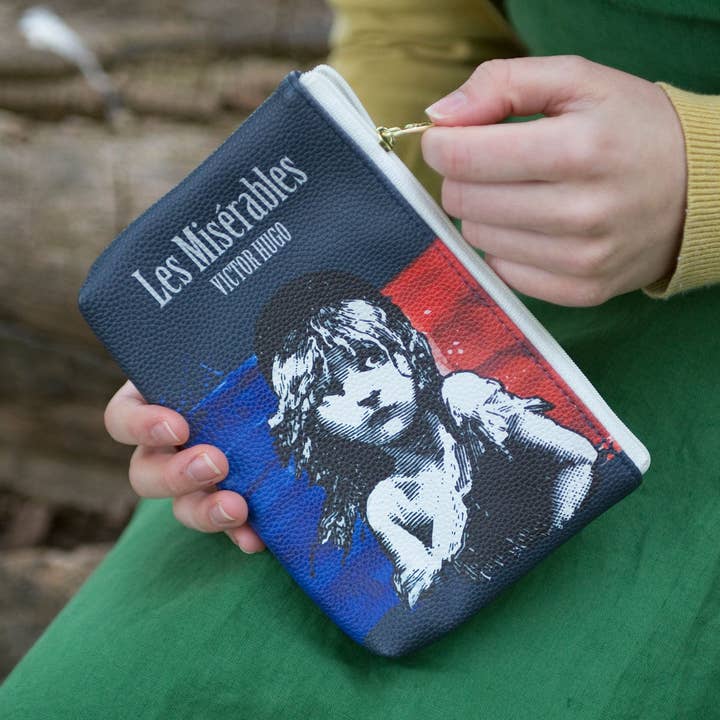 Bolsa Clutch Les Misérables por atacado de Well Read Company