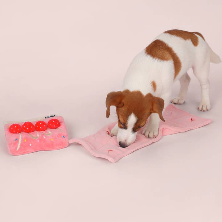 CHEWFFON - Wholesale Pet Plush Toy - Dog - CHEWFFON Strawberry Roll Cake Dog Puzzle Toy3