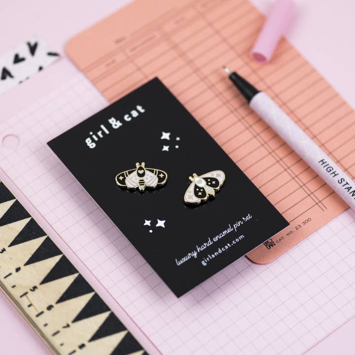 Pink Moths Mini Enamel Pin Set för wholesale av Girl and Cat Studio
