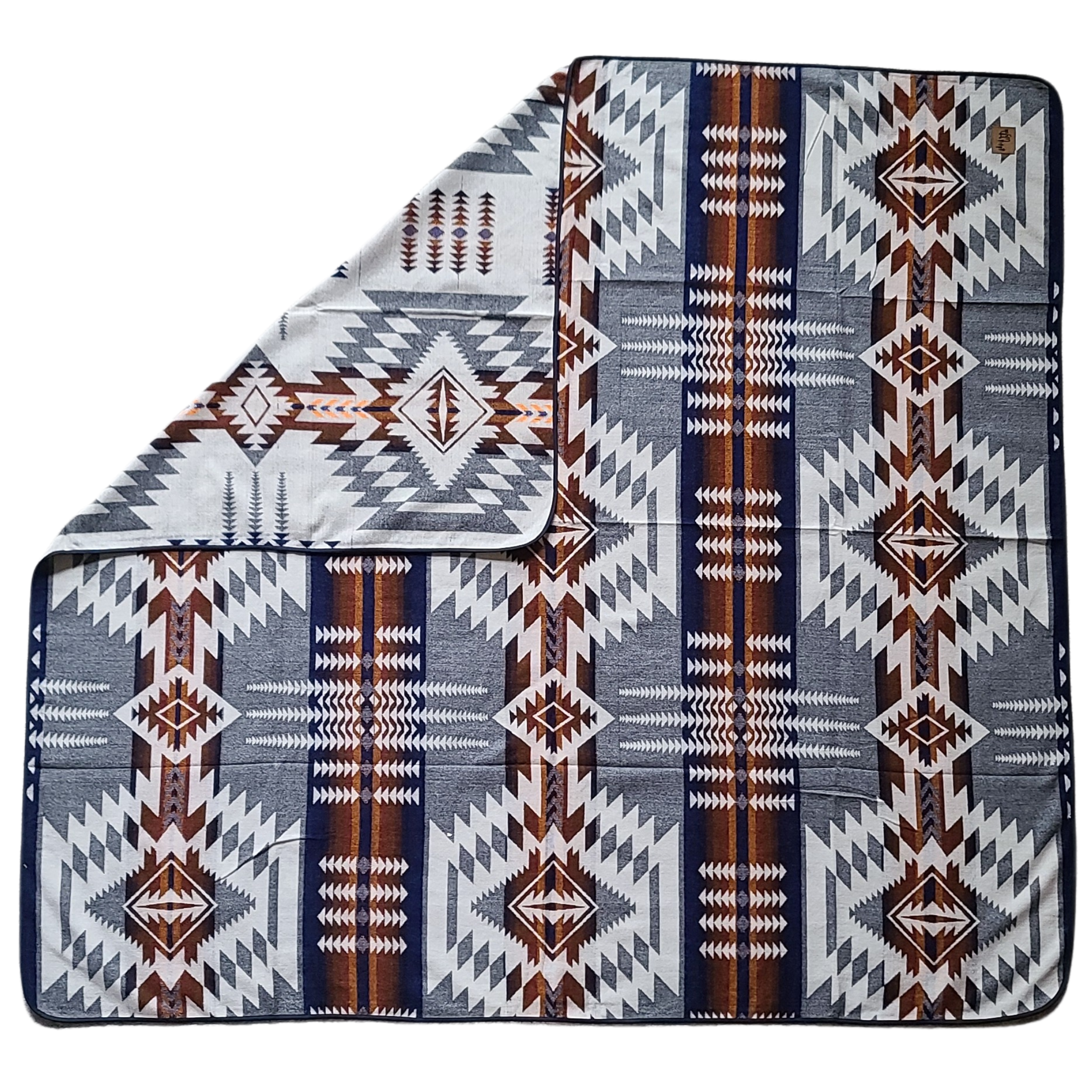 Wylde Brigade - Wholesale Throw Blanket - Mica Aztec Reversible Blanket3