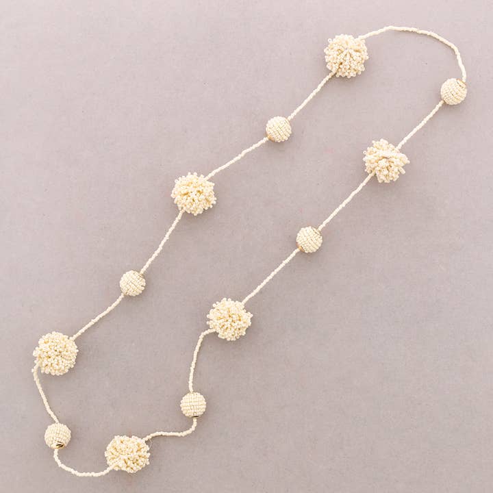 Lange Halskette mit Kugelperlen und Quasten für den Großhandel von Sonata