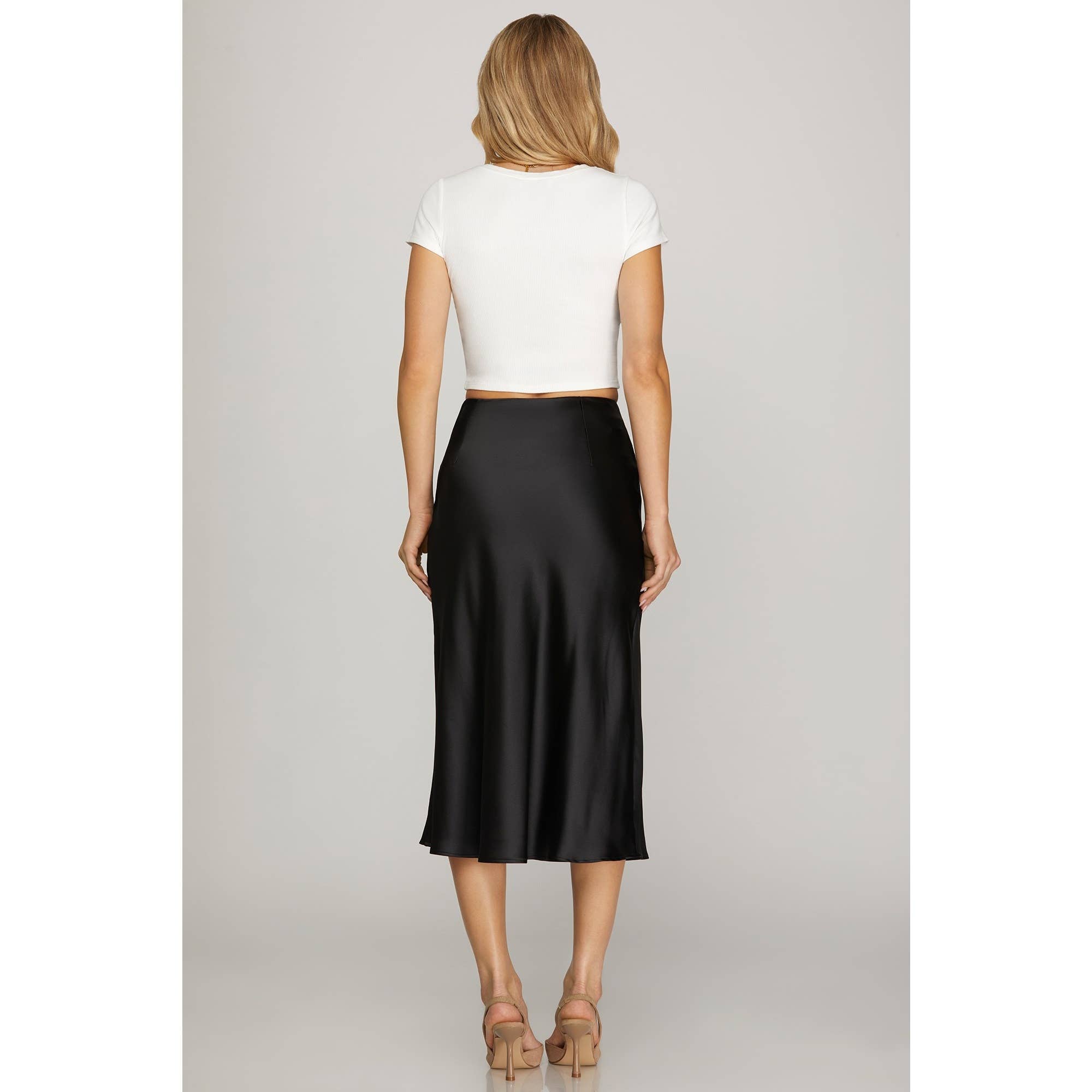 STYLE USA - Wholesale Rok - Dames - SATIJNEN MIDI-ROK MET SCHUINE SNIJLĲN1