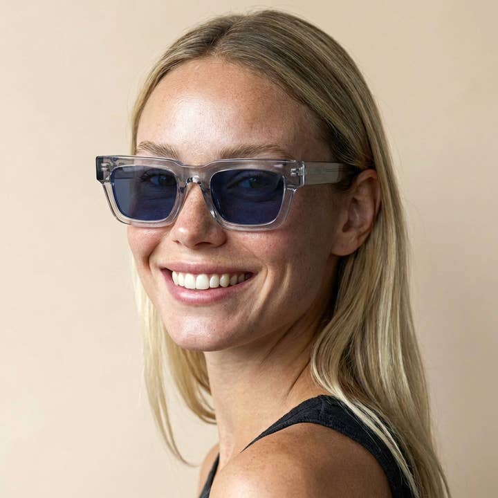 Southwark Solglasögon 100% UV-skyddade linser - Rökfärgade för wholesale av Greenwich Social Club