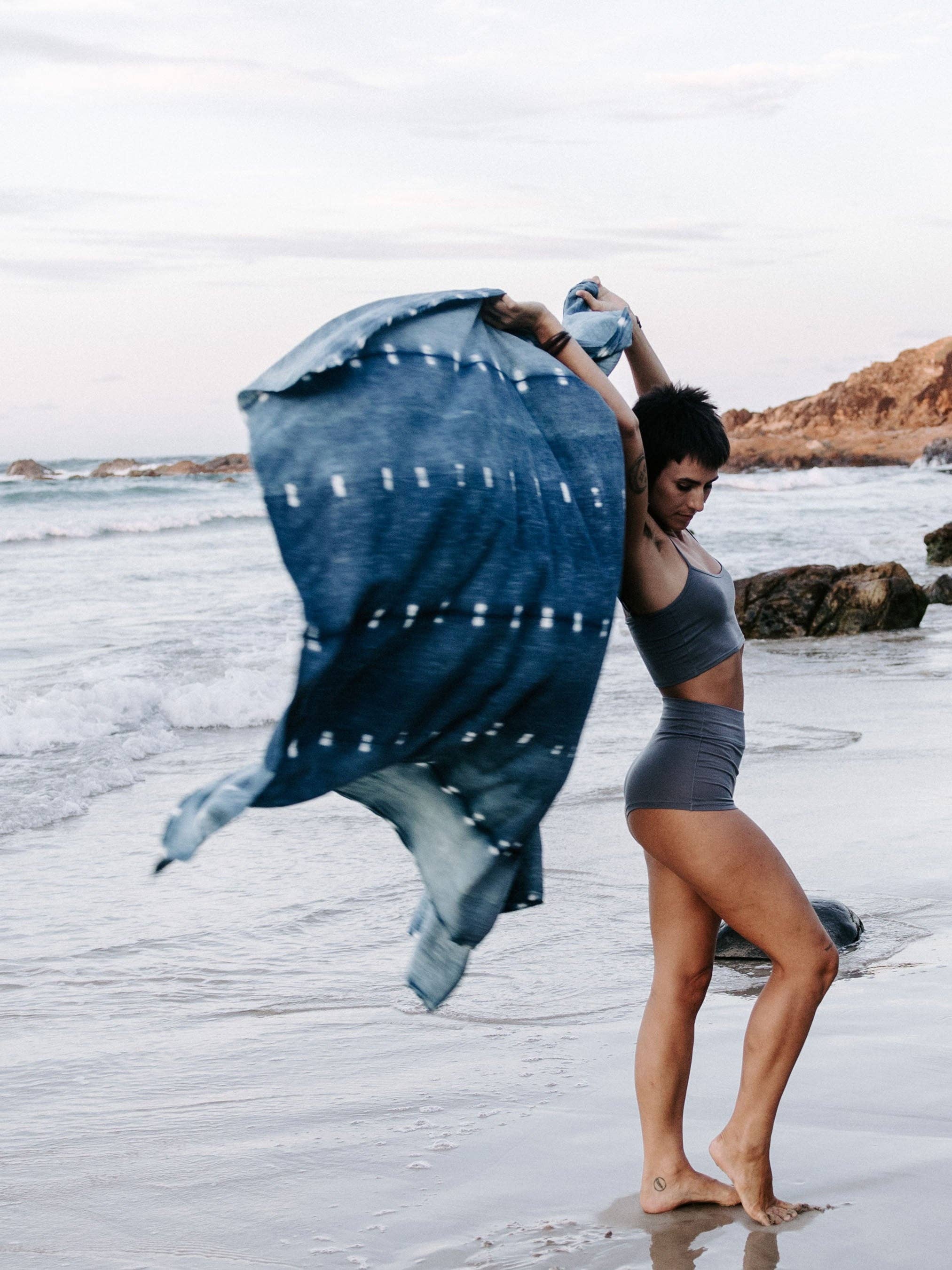 IDIS – wholesale Prydnadsfilt – Indigo Plant Dye Throw2