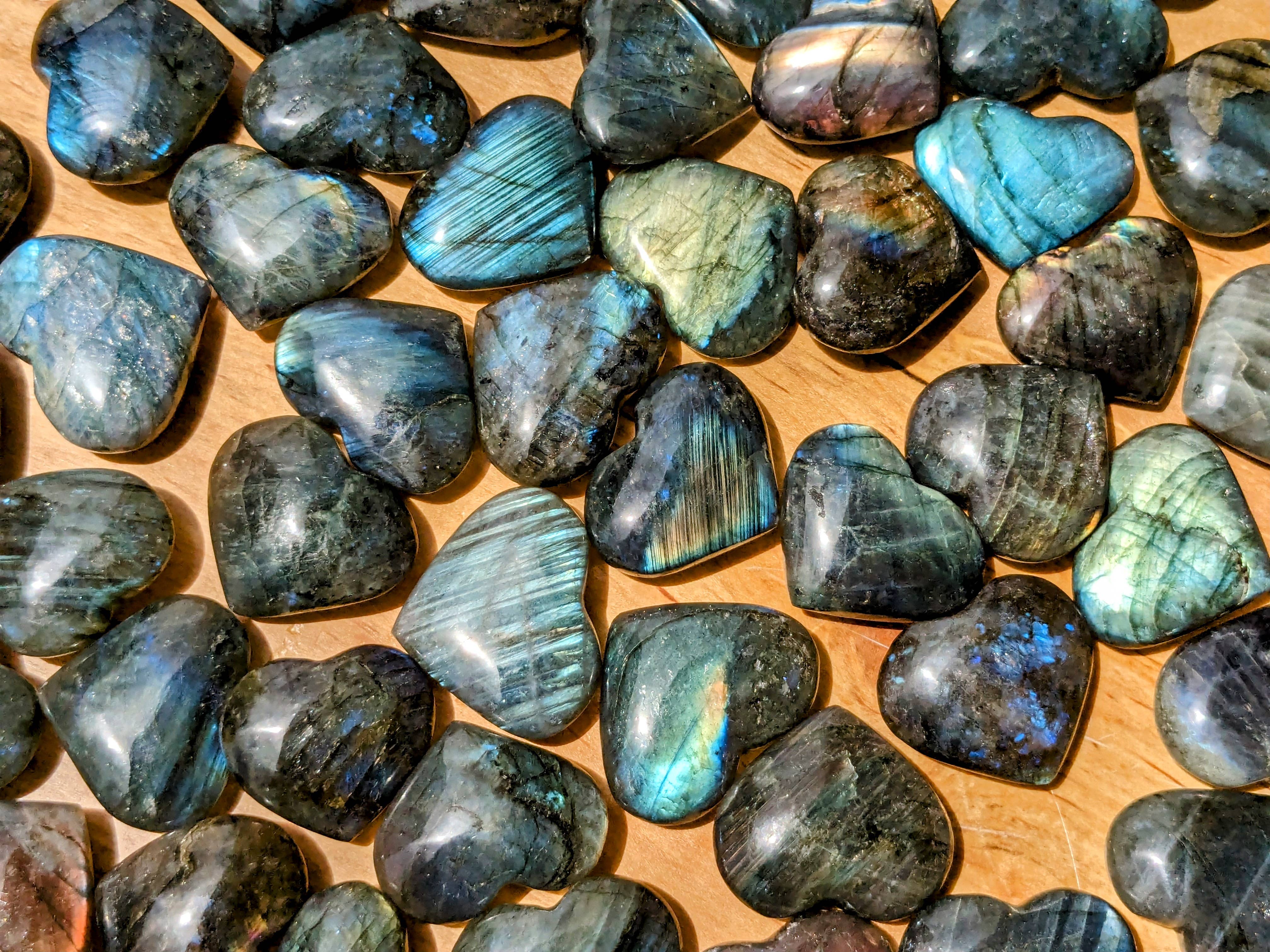 Jensen Rocks – wholesale Spiritual stone/crystal – Labradorite Mini Hearts with AA Flash0