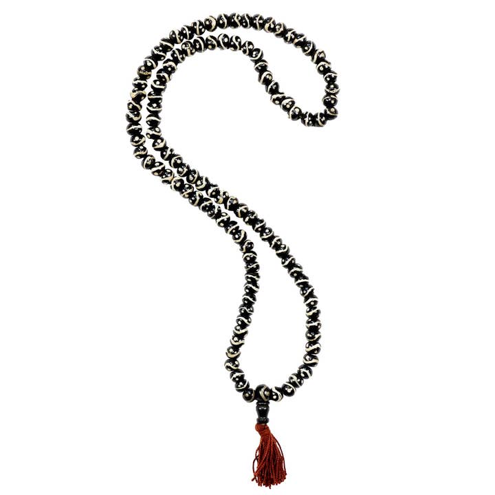Prayer beads black and white 01 necklace mala necklace for wholesale by Tribal Trade GmbH