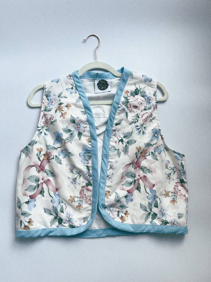 GILET FLORAL BLEU PETIT pour la vente par Jack Arden