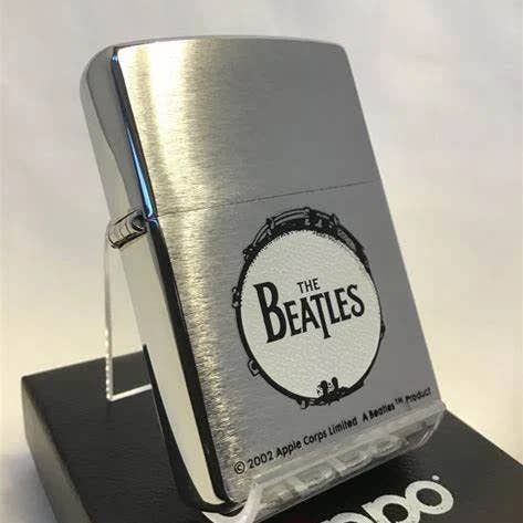 Un raro encendedor Zippo de batería retirado de los Beatles para venta al por mayor de Lighter King