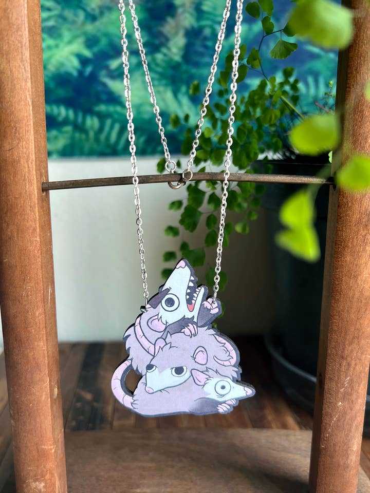 Colar Opossum Pile | Pendente de Arte Quirky Silly Possum por atacado de Ragavon