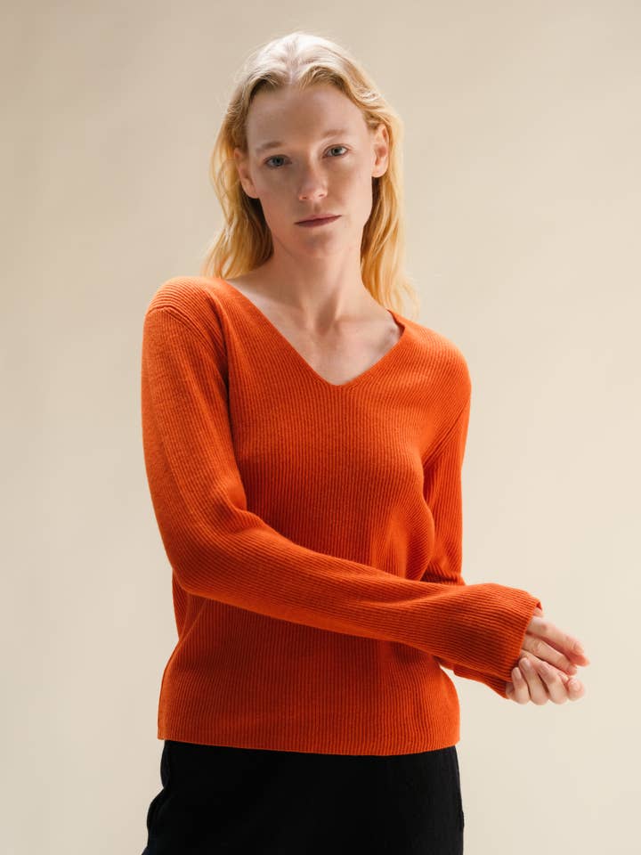 Cashmere Mix Full Ribbed V-Neck for wholesale by Lèmme