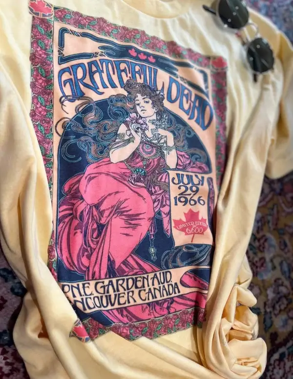 ZZ Threadz - Wholesale Screen Printed T-Shirt - Women's - Butter Grateful Vintage Graphic Tee Comfort Colors0