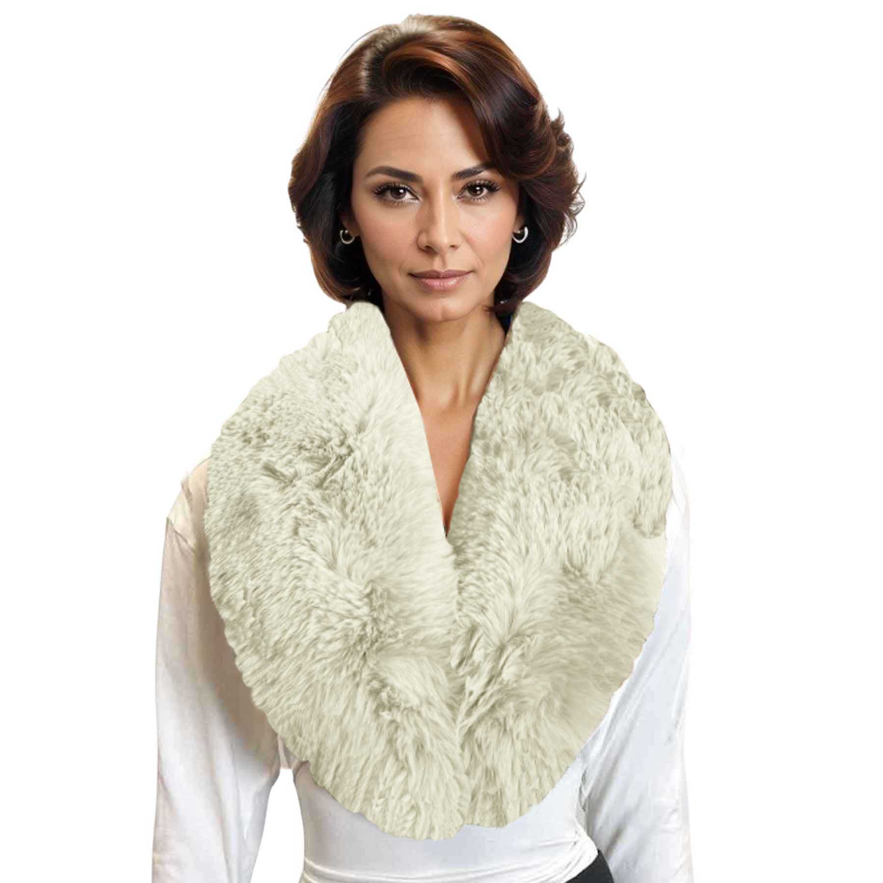The Magic Scarf Company - Wholesale Fur/Faux Fur Coat - Women's - LC3800 - Faux Fur Collars4