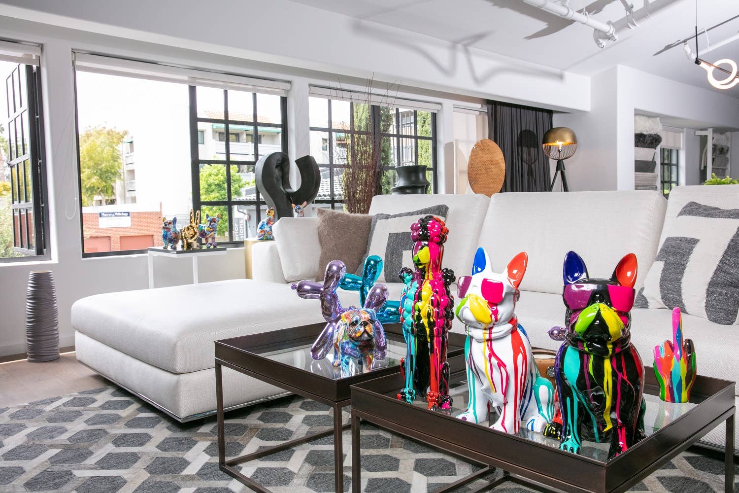 Interior Illusions Plus - Venta al por mayor Artículo decorativo de mesa - Graffiti - Tablero de mesa (22,8 cm de alto)13