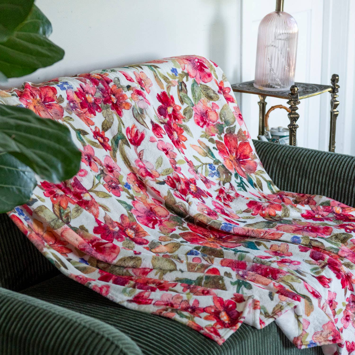 Alla Dickson Art – Großhandel Überwurfdecke – Rote Blumen-Decke Florale Plüschdecke Valentinstag1