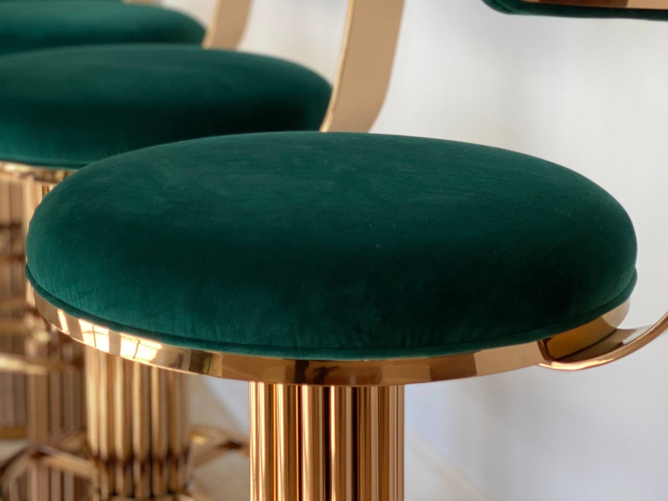 One Preevay Luxury Home Furniture & Decor – Großhandel Hocker – Atlas-Barhocker von One Preevay | Art-Déco-Design inspiriert vom Chrysler Building2