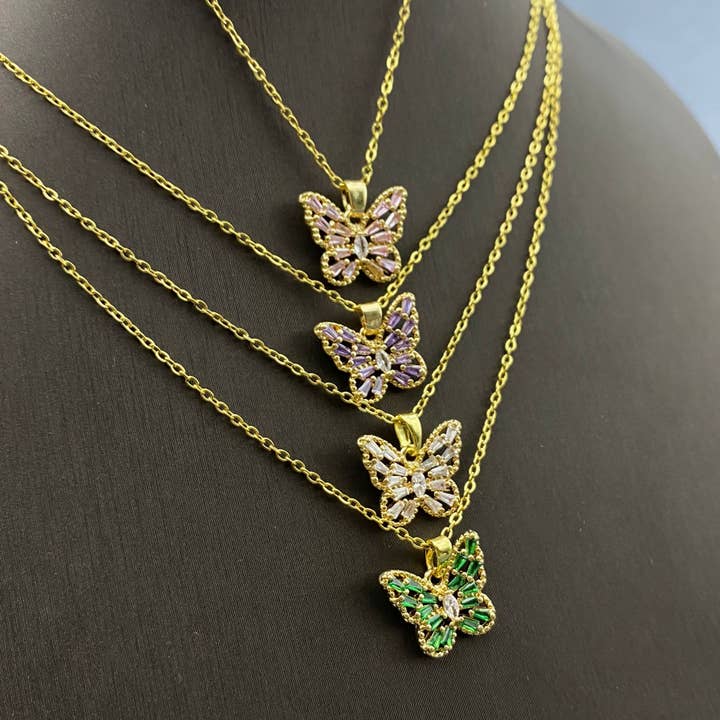 Collana con ciondolo a forma di farfalla per la vendita all'ingrosso da parte di Mio Queena