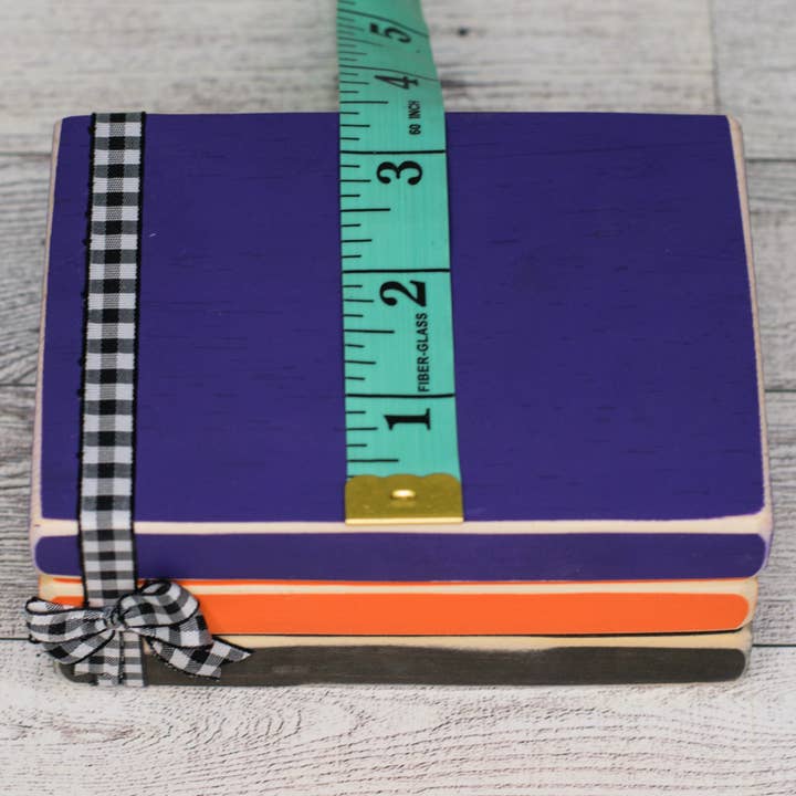 Ruaille Buaille Co - Wholesale Decorative tabletop object - October home decor | Mini book stacks for Halloween - Hocus7