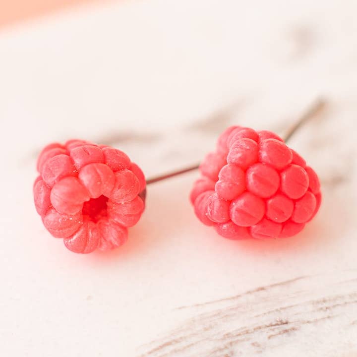 Delicati borchie lampone per la vendita all'ingrosso da parte di Lulou Bijoux