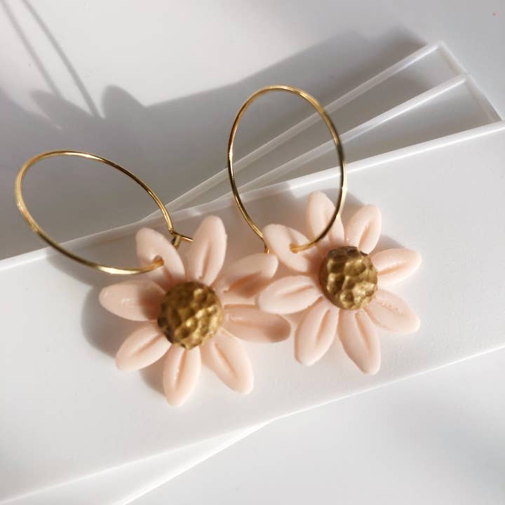 KaoLee Shop - Wholesale Dangle Earrings - Spring Daisy Hoop Earring