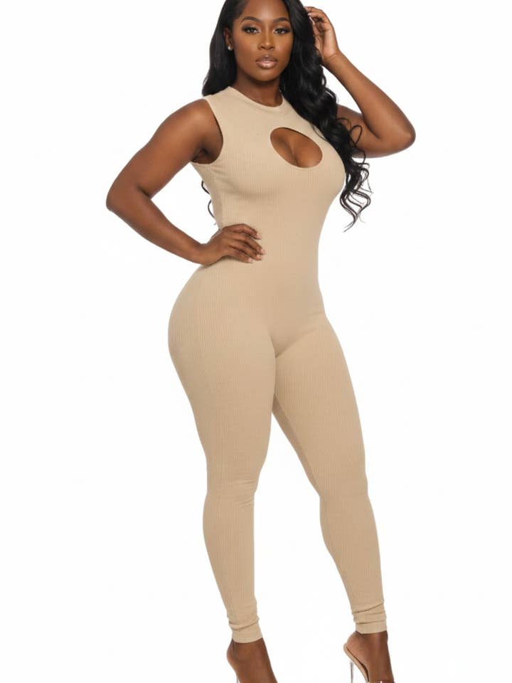 Combinaison sans manches avec découpe Peekaboo sans couture pour la vente par To Star