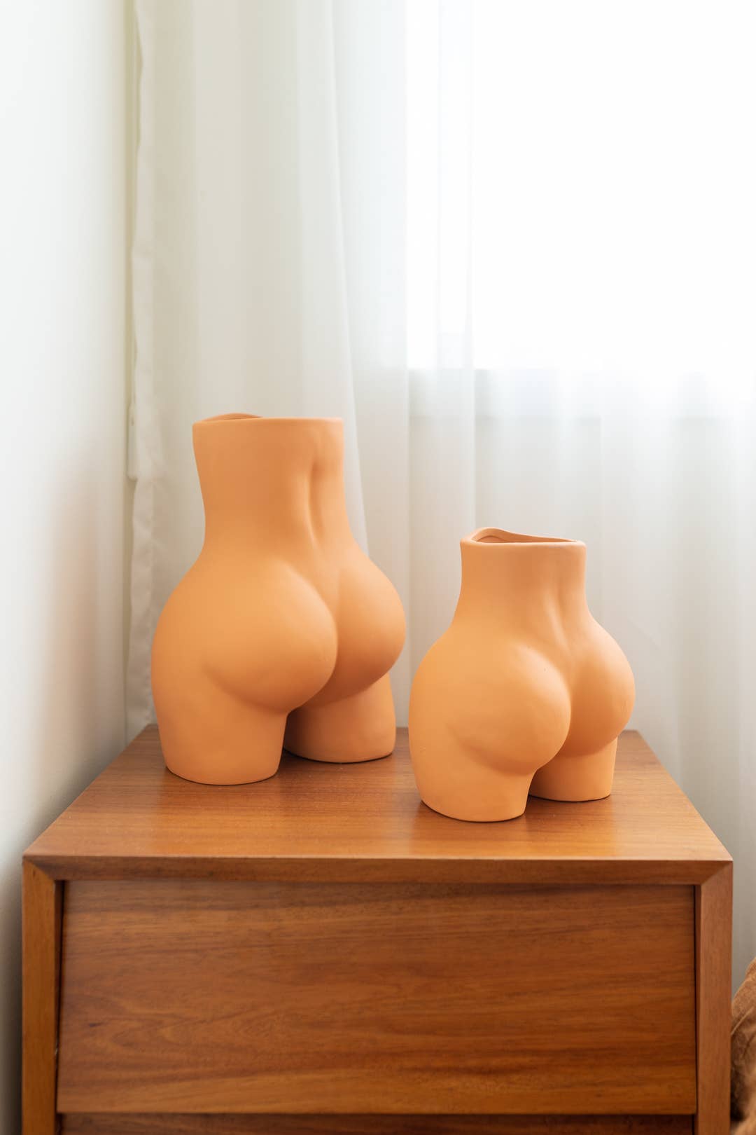 OITO Atelier – Großhandel Vasen – Nude Mini Vase aus Keramik5