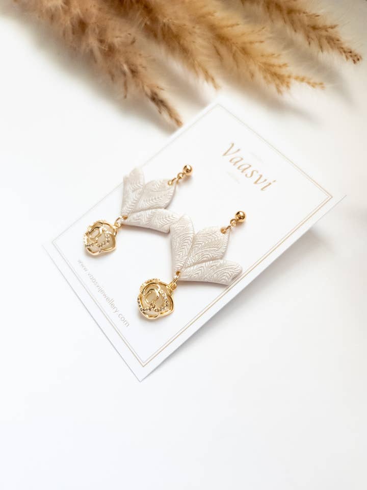 Elysia pour la vente par Vaasvi Jewellery