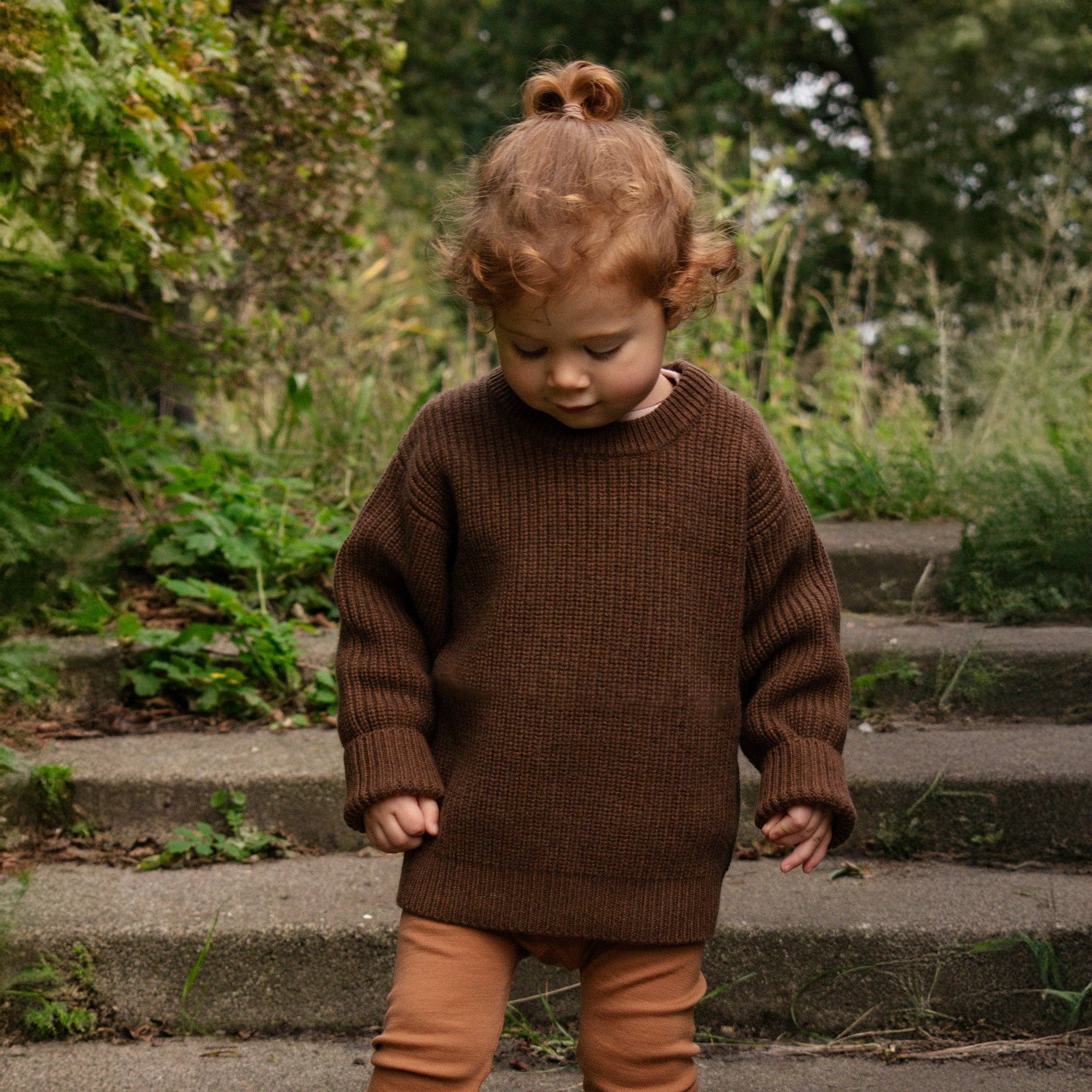 Lille Barn – wholesale Tröja - Baby – Stickad babytröja i ull - merinoull - brunette1