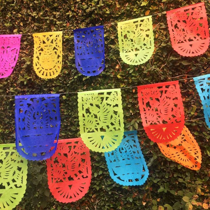 ArtMexico Ltd - Venta al por mayor Banderines/guirnaldas - Guirnaldas de fiesta de temática mexicana con banderas de tamaño mediano1