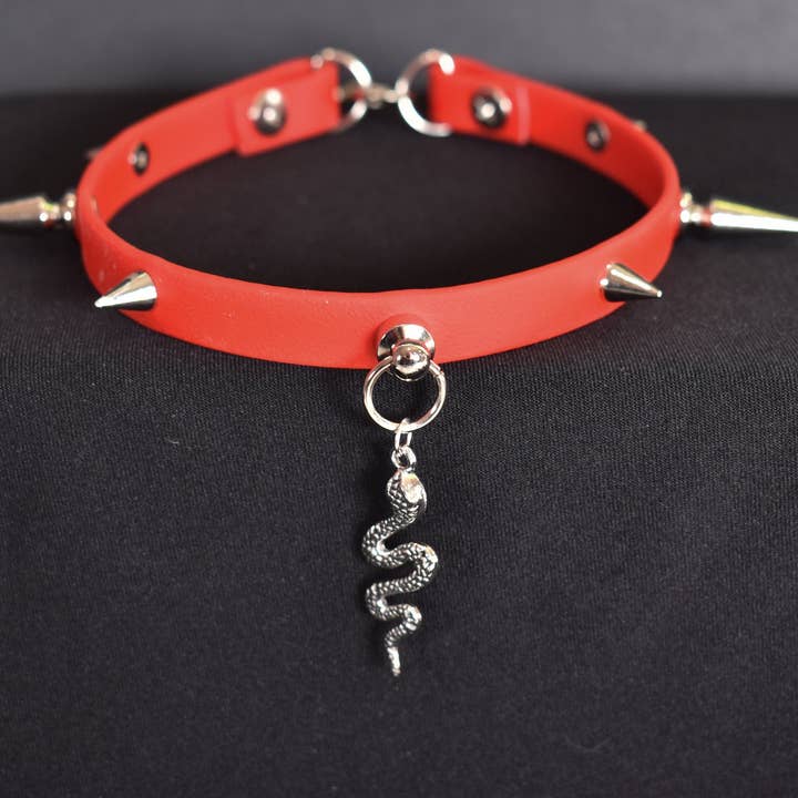Naughty Pawsies – wholesale Choker/collar – Biothane Red Snake Spiked Choker