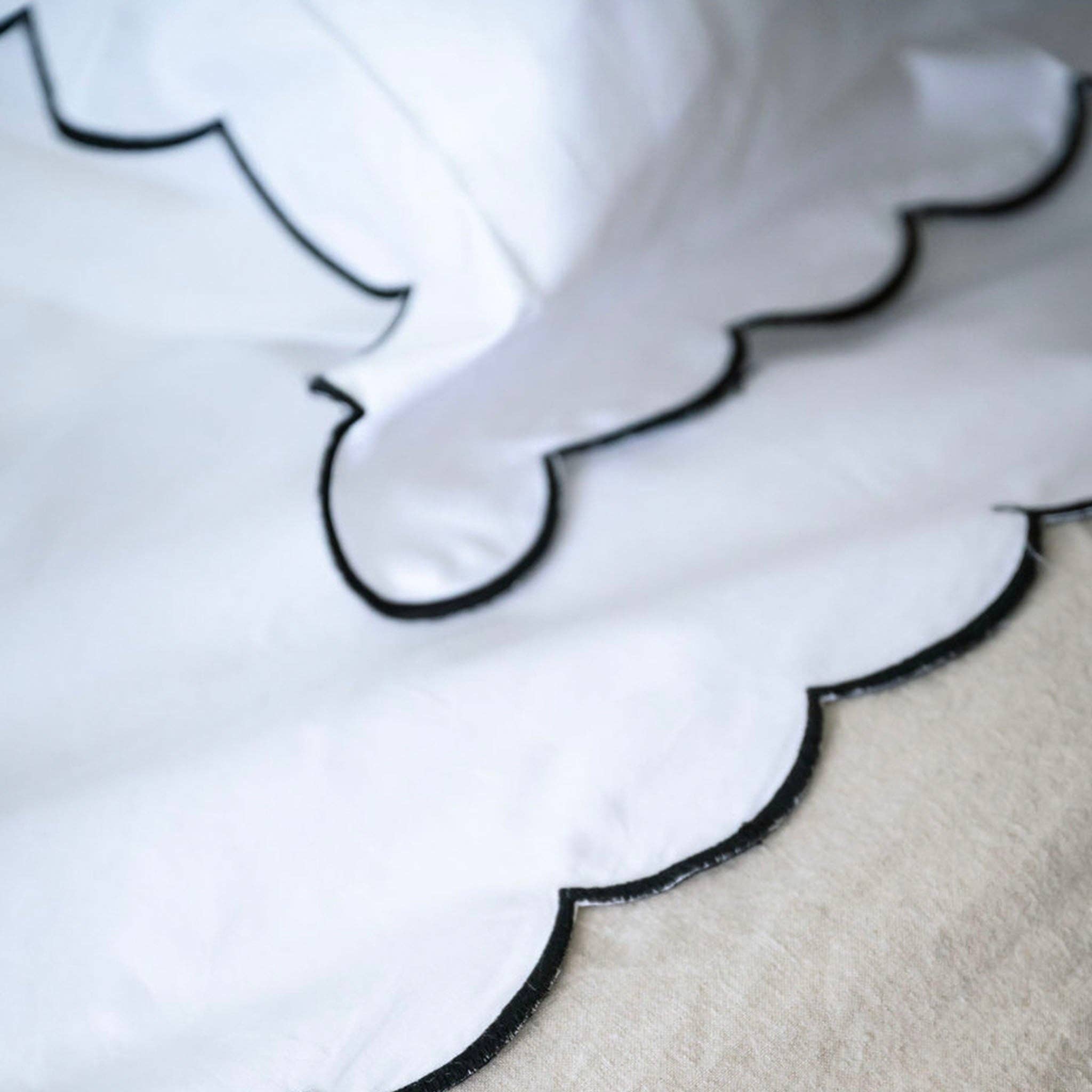 Black Scalloped Edge 400TC Cotton Sheet Sets for wholesale on Faire3