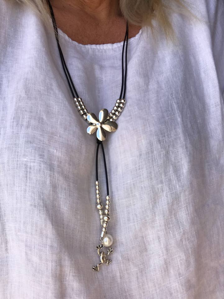 collier en cuir fait main pour la vente par myDemimore