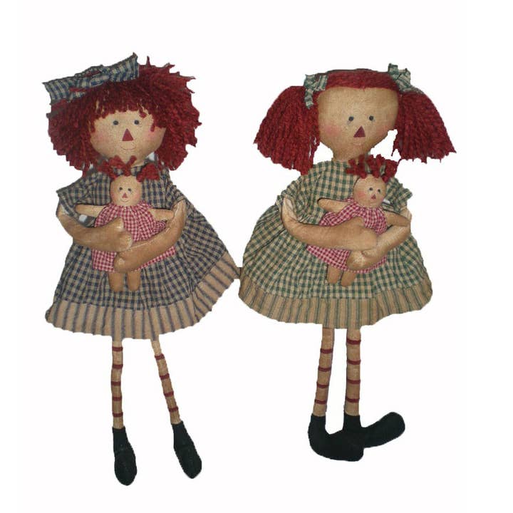 Fabric Raggedy Annie Dolls con capelli di lana rossa, abiti scozzesi verdi/blu con bambole Baby Raggedy, set di 2, assortiti - 43,2 cm di altezza per la vendita all'ingrosso da parte di Birch Maison