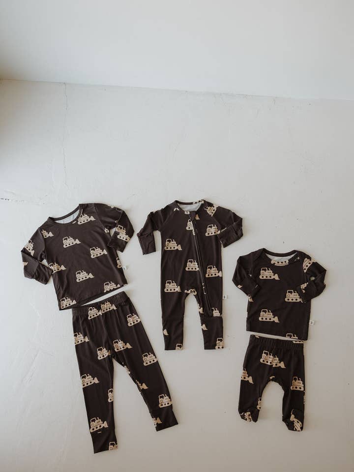 Forever French Baby - Wholesale Sleepsuit - Baby - Bamboo Zip Pajamas | Bulldozer3
