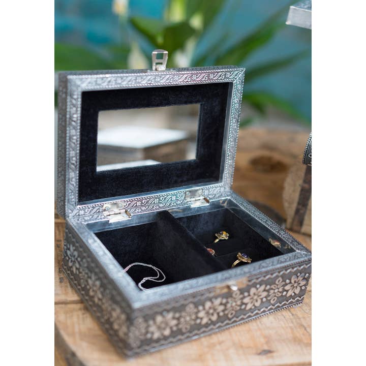 Namaste - Wholesale Jewelry Box/Organizer - Silver Elephant Jewellery Box2