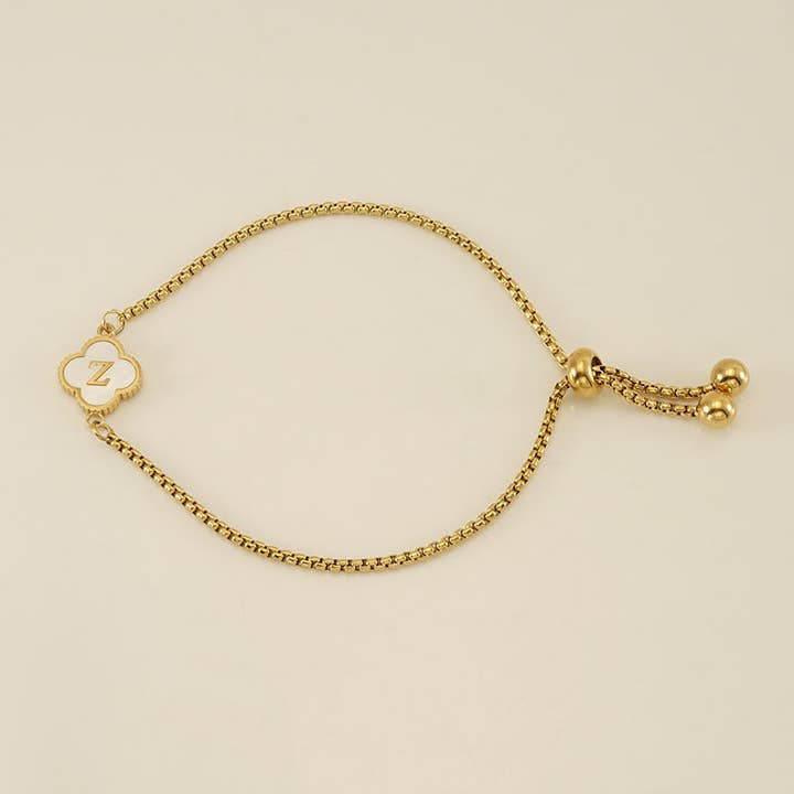 Perimade & Co. LLC – Großhandel Armband mit Charms/Anhängern – Armband mit Anfangsbuchstabe und vierblättrigem Kleeblatt aus Edelstahl25