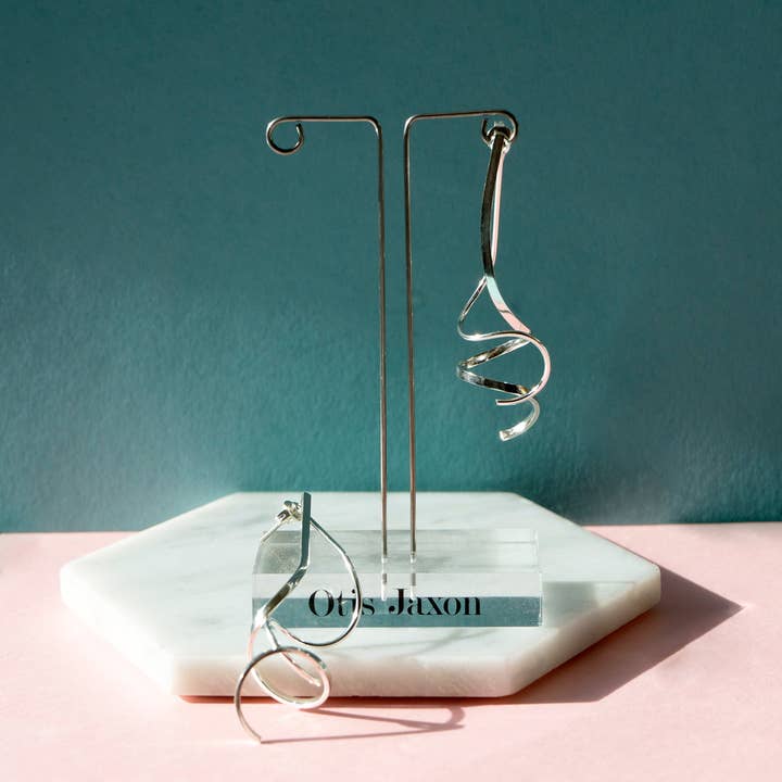 Otis Jaxon London - Vendita all'ingrosso Orecchini pendenti - Giacche con orecchie pendenti a spirale1