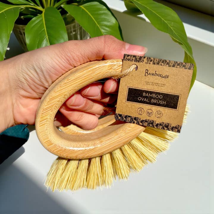 Bamboo Switch - Vente Brosses de nettoyage - Brosse de nettoyage de légumes ovale en bambou | Kitchen Bestseller