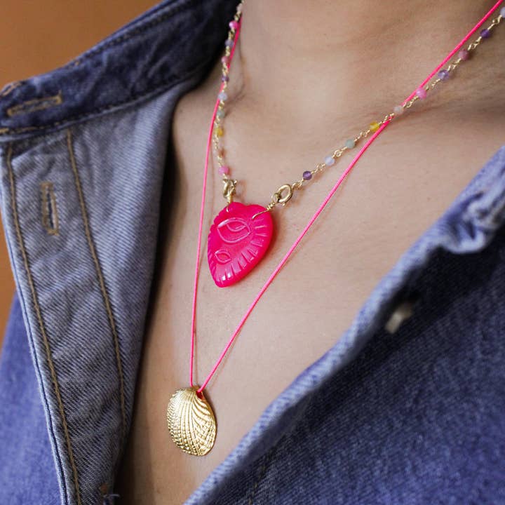 L'Atelier des Dames - Wholesale Pendant/Charm Necklace - Long shell necklace - CARLA1