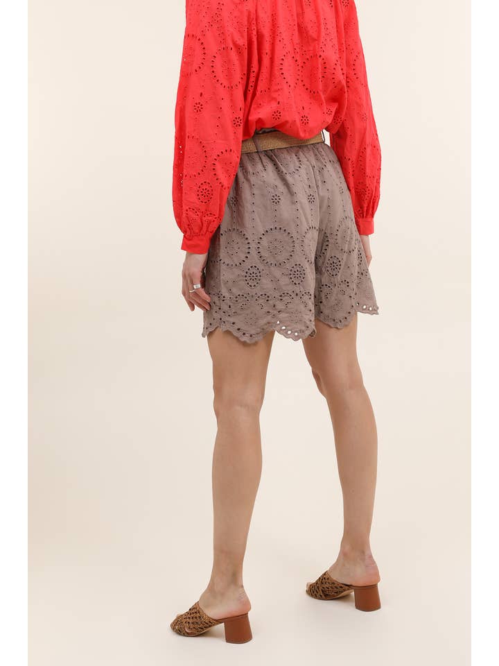 LÉA & LUC - Wholesale Shorts - Women's - Broderie anglaise shorts in 100% cotton REF. 250221