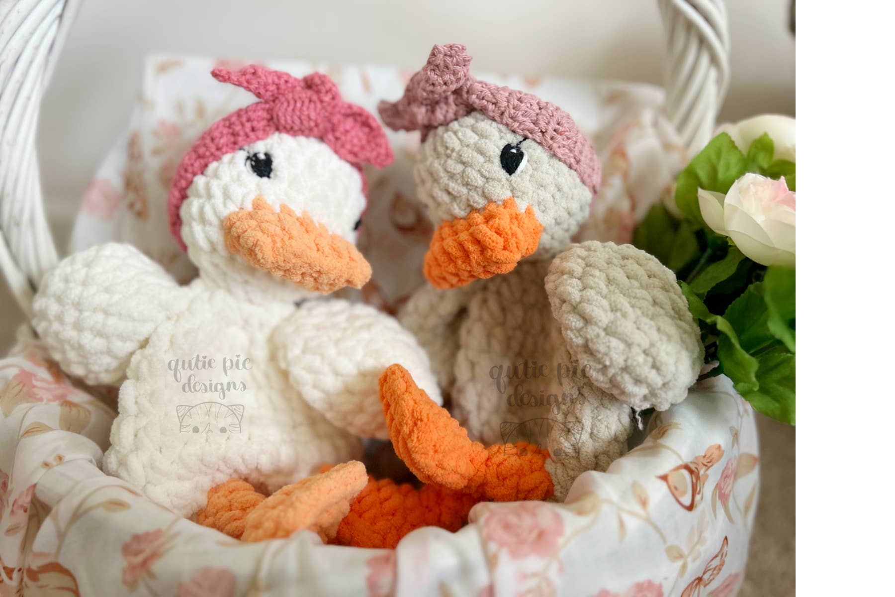 Qutie Pie Designs - Wholesale Stuffed/Plush Toy - Kids & Baby - Della Duck - White