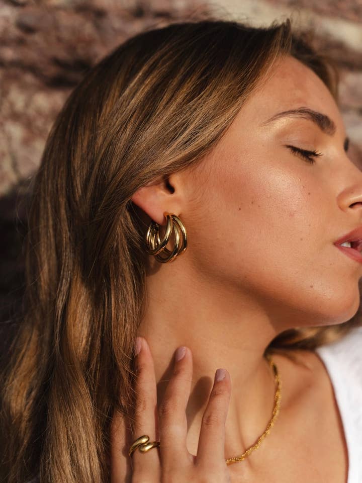 Orecchini GABRIELLA per la vendita all'ingrosso da parte di Voguette Paris