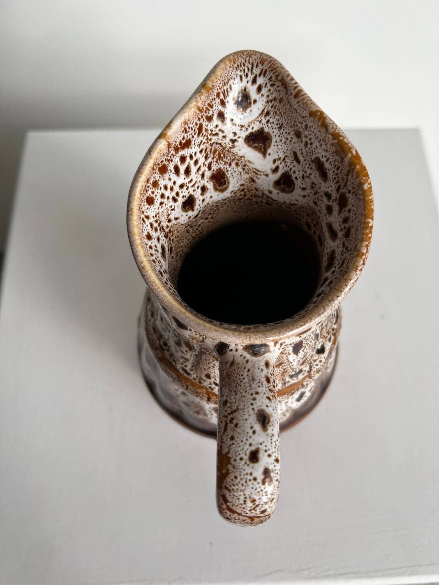 Office Objets – Objeto de mesa decorativo por atacado – Pequena jarra decorativa cerâmica vidrada com motivo de barril de cerveja29