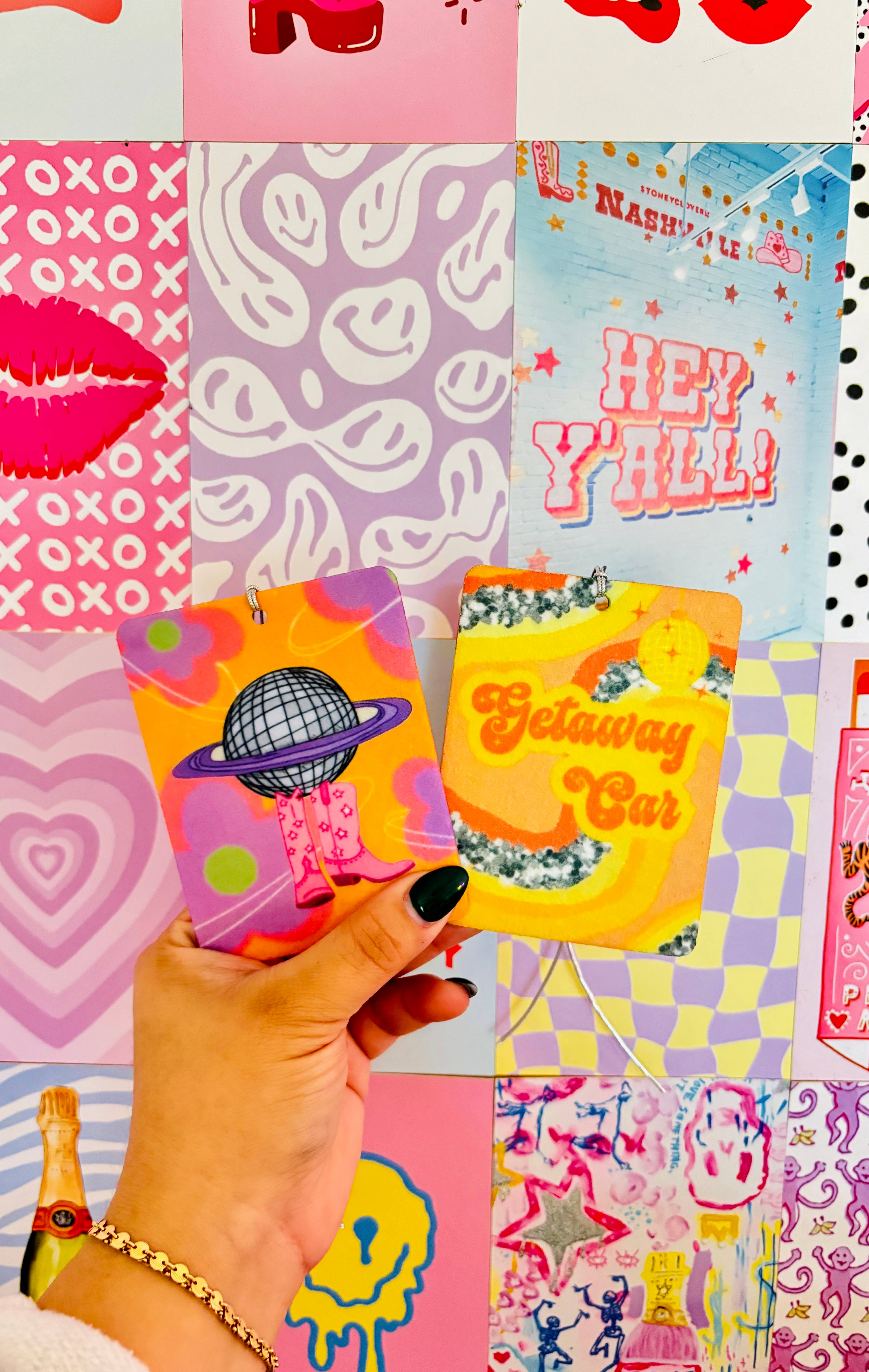 Bizzz Designs - Vendita all'ingrosso Deodorante per auto - Donna - Deodorante per ambienti Girly Preppy Felt Freshies Boutique Freshie1