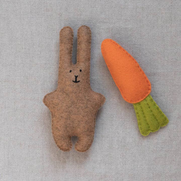 BUNNY and CARROT felt sewing kit for kids for wholesale by Mimihali