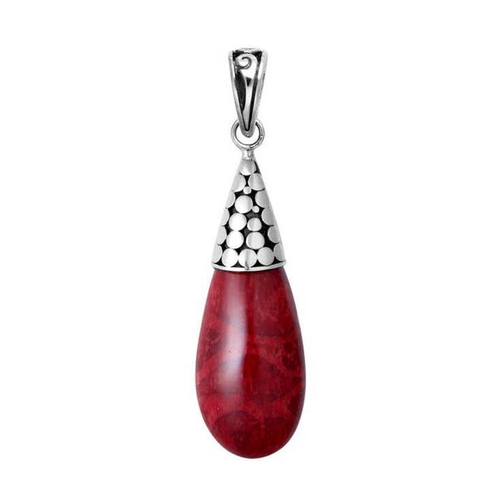 AP-7008-CR Pendente a goccia in corallo rosso in argento sterling con cappuccio a motivo a punti lucidi e finitura balinese. per la vendita all'ingrosso da parte di Bali Designs