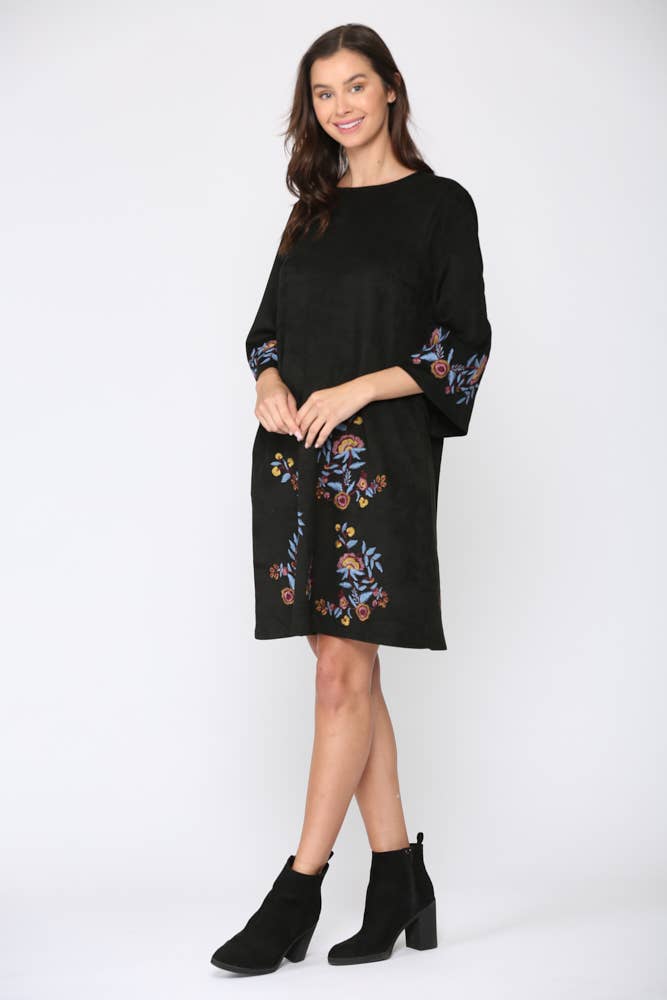 SVART Avery Stretch Mocka Broderad Klänning för wholesale på Faire3