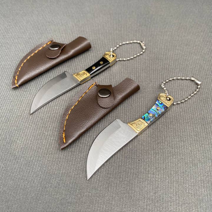 Couteau Mini Brillant avec Couvercle de Protection pour la vente par Mio Queena