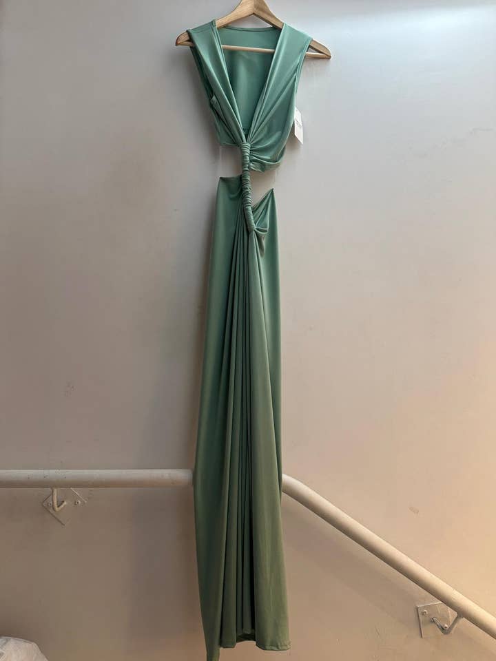 LORIANE - Wholesale Gown - Women's - 6595 long dress with slit one size